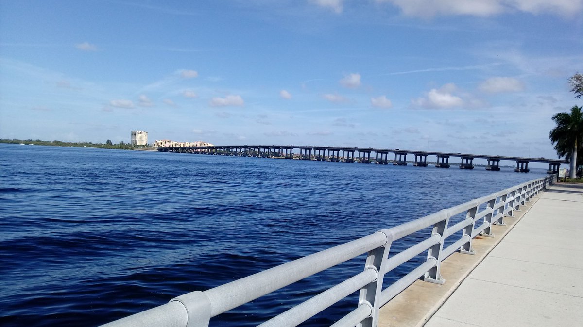 Madison06143481's tweet photo. Such a great afternoon to be out on the river walk in bradenton down town Tampa!😘 https://t.co/d5rAqCljWb