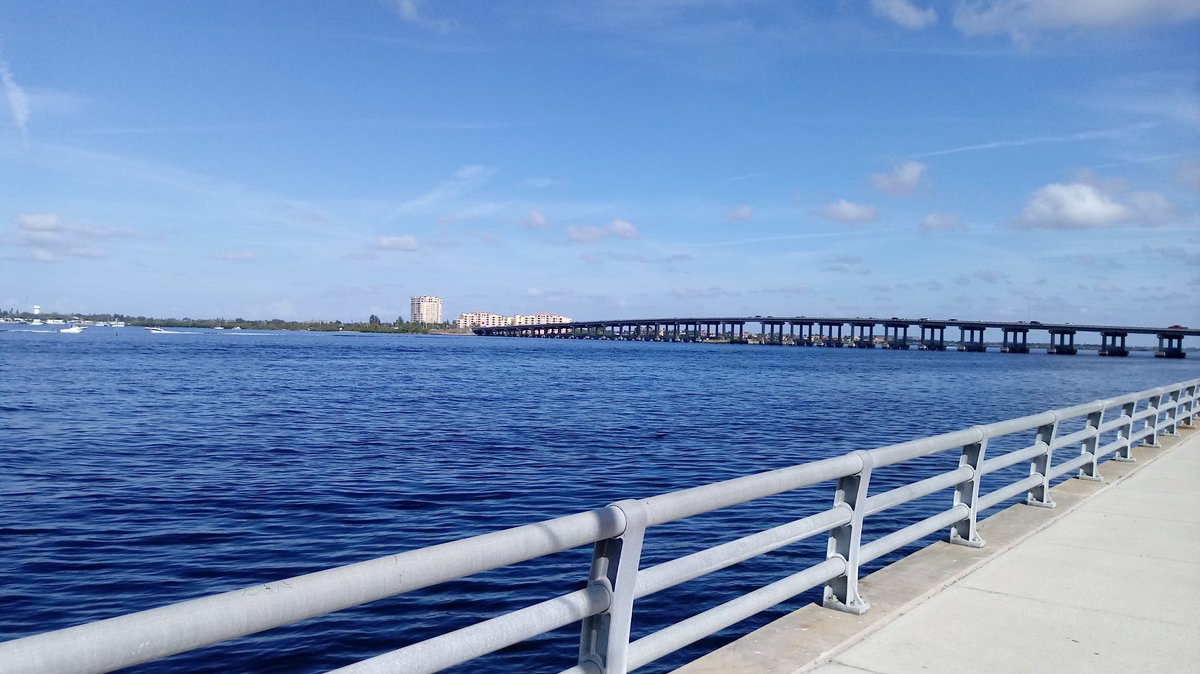 Madison06143481's tweet photo. Such a great afternoon to be out on the river walk in bradenton down town Tampa!😘 https://t.co/d5rAqCljWb
