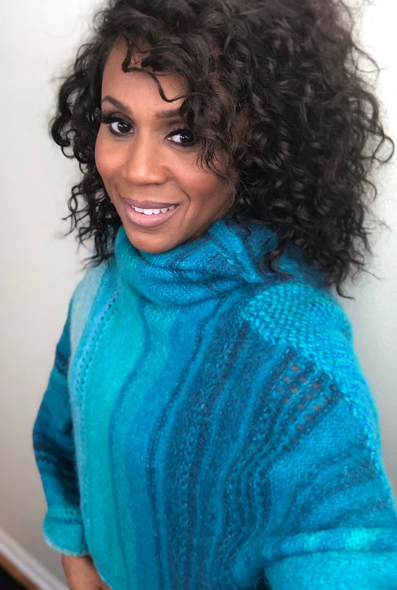 Deborah_Cox's tweet photo. Take a step back. Clear your mind. Refresh your perspective. #SelfCareSunday #LastSundayOf2018 https://t.co/VoUUGzUKus
