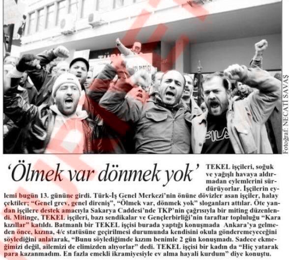 26Aralık2009: TEKEL işçilerinin Türk-İş Genel Merkezi önündeki direnişi 13.gününe girdi. TKP Sakarya Caddesi’nde destek mitingi düzenledi. Mitinge bazı sendikalar ile Gençlerbirliği taraftar grubu “KaraKızıl” da katıldı.