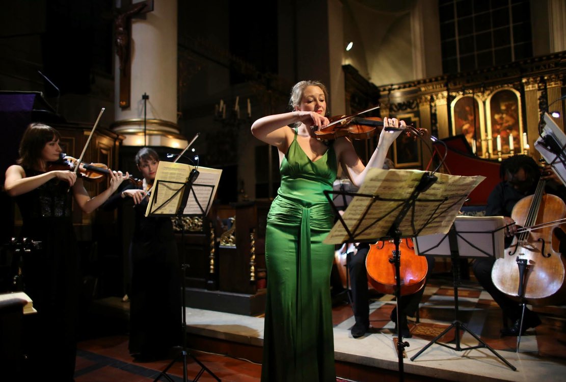 TunedInLDN's tweet photo. Some great pics from our last #concert, this one #classical, taken by #AnneHeslop. @Harrietviolin &amp; the #CeloniatusEnsemble treated us to a superb performance earlier this month to welcome in the #Christmas season. #Vivaldi #Piazzolla @emily_doolittle #SE16 #StMarysRotherhithe https://t.co/GOpo3Nxz80