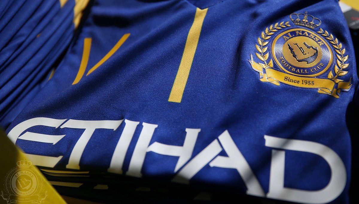 Alsuwidi4's tweet photo. • سحب على تيشيرت #النصر
الإعلان عن الفائز بعد ٢٤ساعة
"تحويل بنكي لقيمته" 💳

• السحب يتم آليًا من الرتويت. https://t.co/HqaV2w7Btl