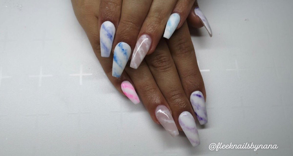 nailsbynana's tweet photo. Last Sunday of 2018, I had to give y’all something sweet 🍭@ambermadani #fleeknailsbynana #nailsbynana #fleeknails #nailsoninstagram #diffrentnails #marbelnails #coffinnails #antwerp #belgium https://t.co/l2qA5QSMEt