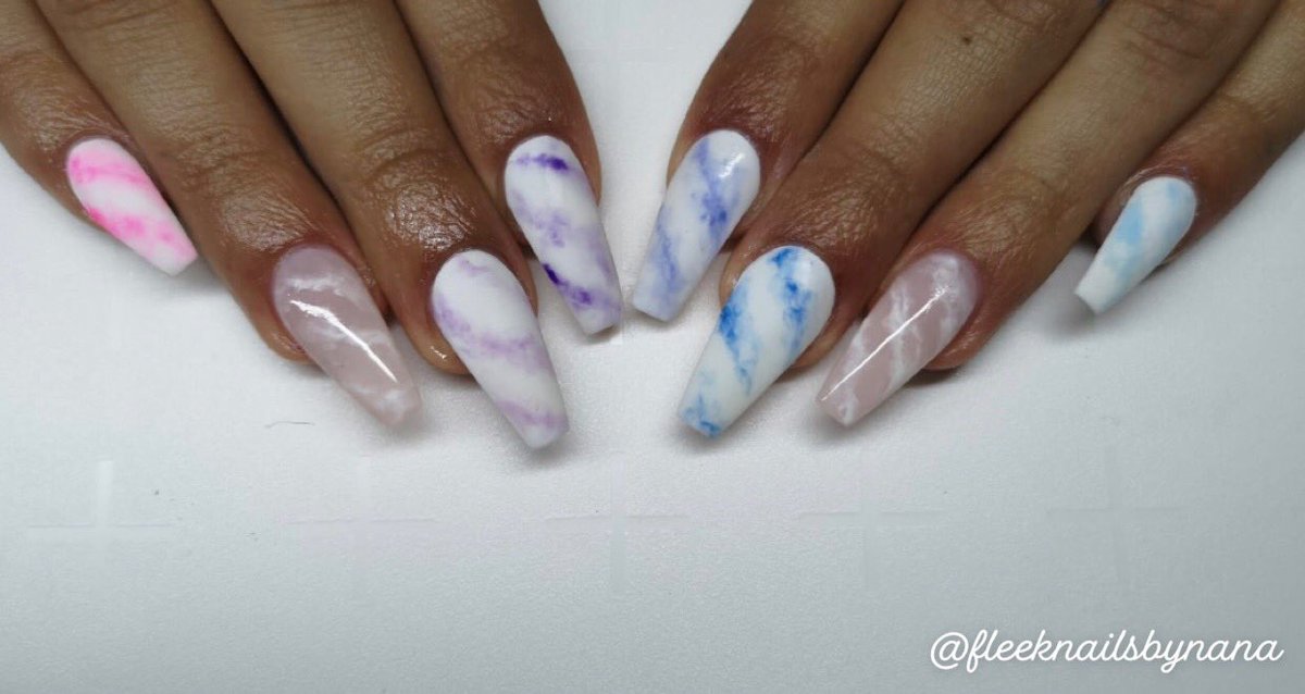 nailsbynana's tweet photo. Last Sunday of 2018, I had to give y’all something sweet 🍭@ambermadani #fleeknailsbynana #nailsbynana #fleeknails #nailsoninstagram #diffrentnails #marbelnails #coffinnails #antwerp #belgium https://t.co/l2qA5QSMEt
