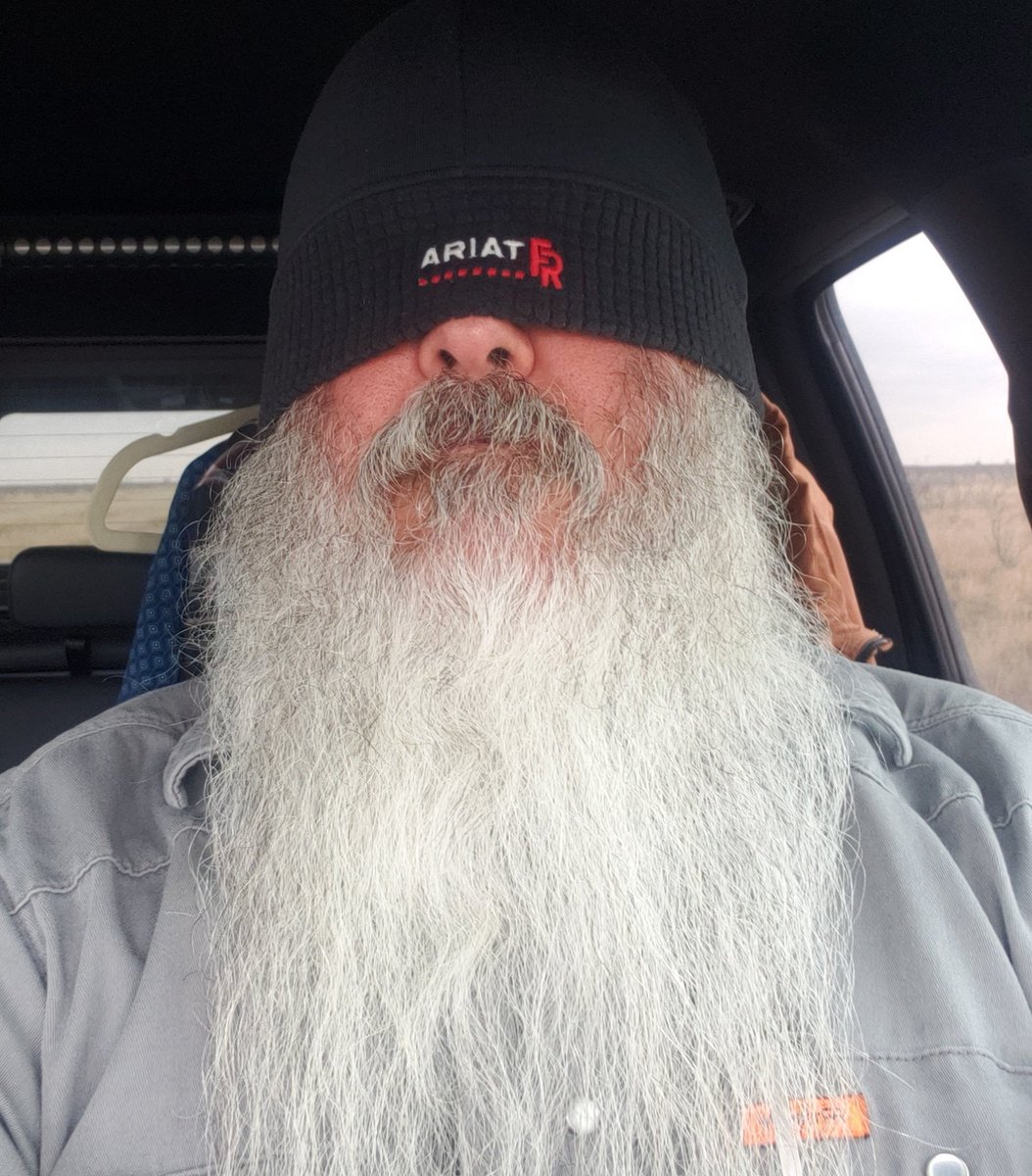 USMCTexian's tweet photo. @ValeeGrrl Me reading all the comments on this thread. #BeardBox https://t.co/ukDlU676Jz