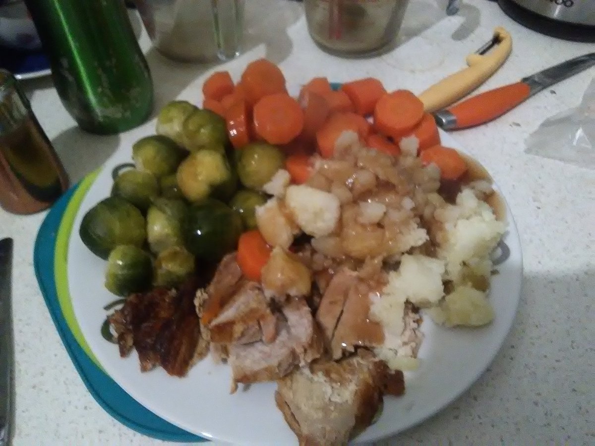 stretchmonkey's tweet photo. With the hus-bro away at the moment I'm having trouble with my portion control.
#pigtrough https://t.co/1A8dXBuiXi
