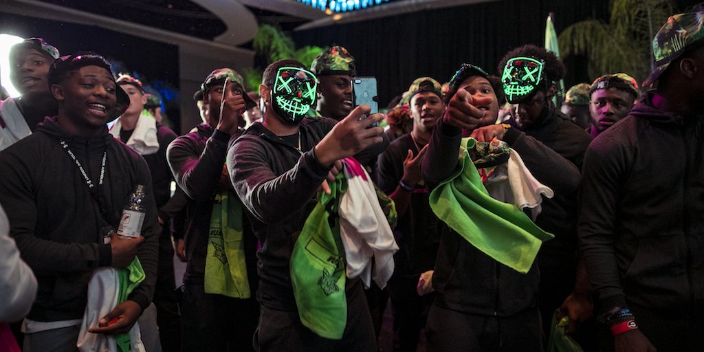 UAFootball's tweet photo. It's starting.... #UAAllAmerica https://t.co/9enAG8a097