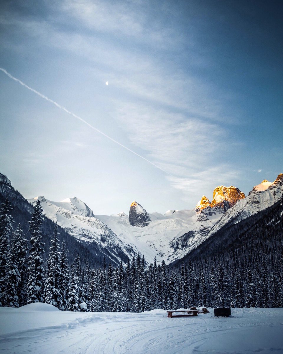 cmh_heli's tweet photo. Step into our office...
#cmhheli #cmhbugaboos @HelloBC https://t.co/X0sYWkuIRx
