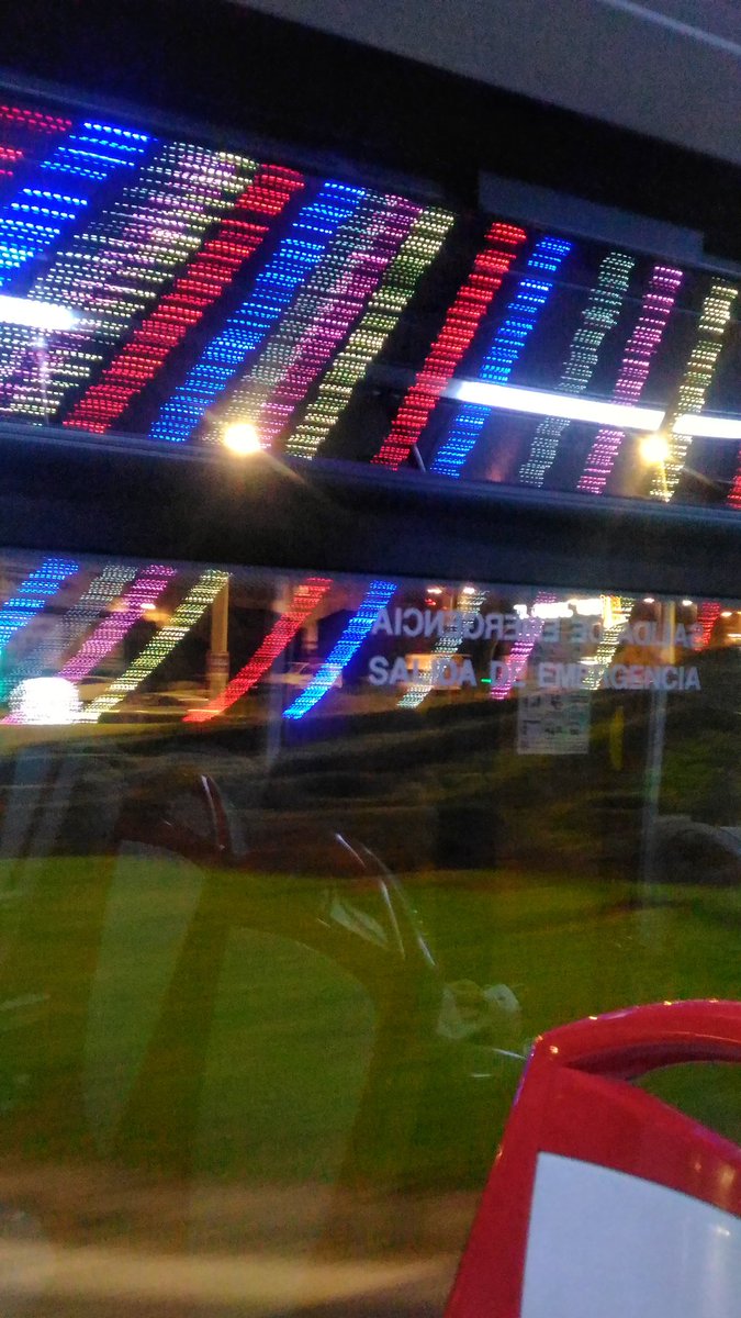MeisterDj's tweet photo. Navidad corriendo a la parada que ya llega el bus #NadalEnTranvias4 https://t.co/oHO6bligau