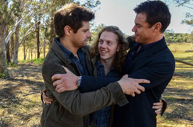 YleTV1's tweet photo. Sydänlääkärin syöksykierre – Onnistuuko Hugh laittamaan asiansa kuntoon?
Sarjan päätös klo 17.10 #yletv1 Uusia jaksoja tulossa! #TheHeartGuy @rodger_corser @ryanjohnsonofoz #MattCastley https://t.co/WKgtaykEF5 https://t.co/Zcnkp5M4cd