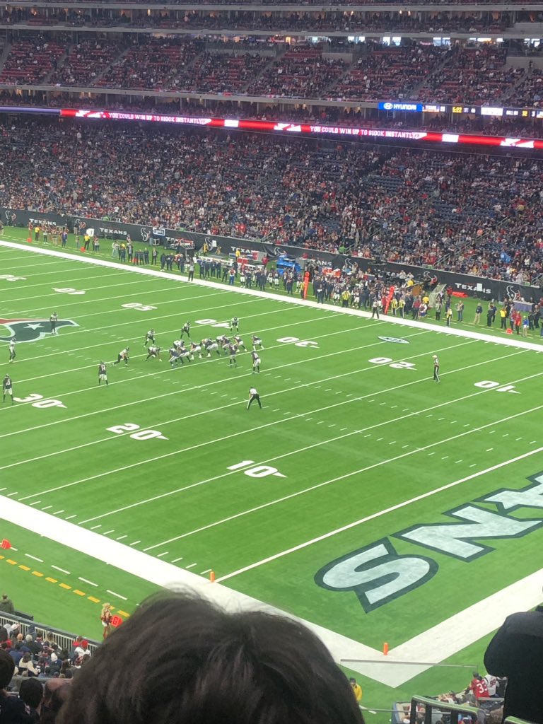 bigdaddyturf's tweet photo. @CoolEngel @deshaunwatson No doubt. Pretty cool to be here in person. #GoTigers. https://t.co/5PEh8ETRLu