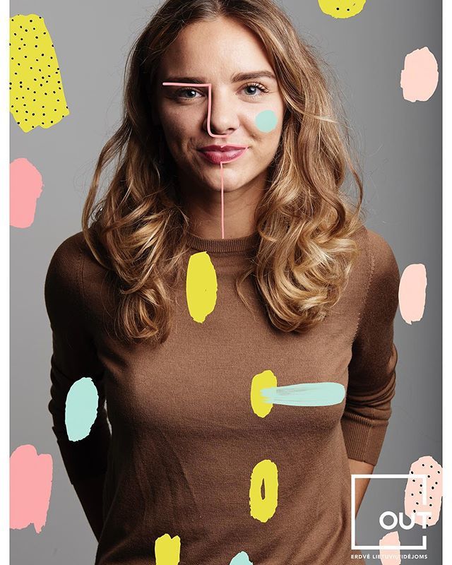 OUTLithuania's tweet image. Daugiau laiko sau ir mylimiems žmonėms. Tegul šie metai būna kažko naujo pradžia!

Su Naujaisiais Metais! ❄️ Monika xx - - -
Nuotraukų autorė: @agnebeke 
Iliustracijos: @cvetizabiela 
#outlithuania #winter #colours #globallithuania #christmas #together #… bit.ly/2AodYVD