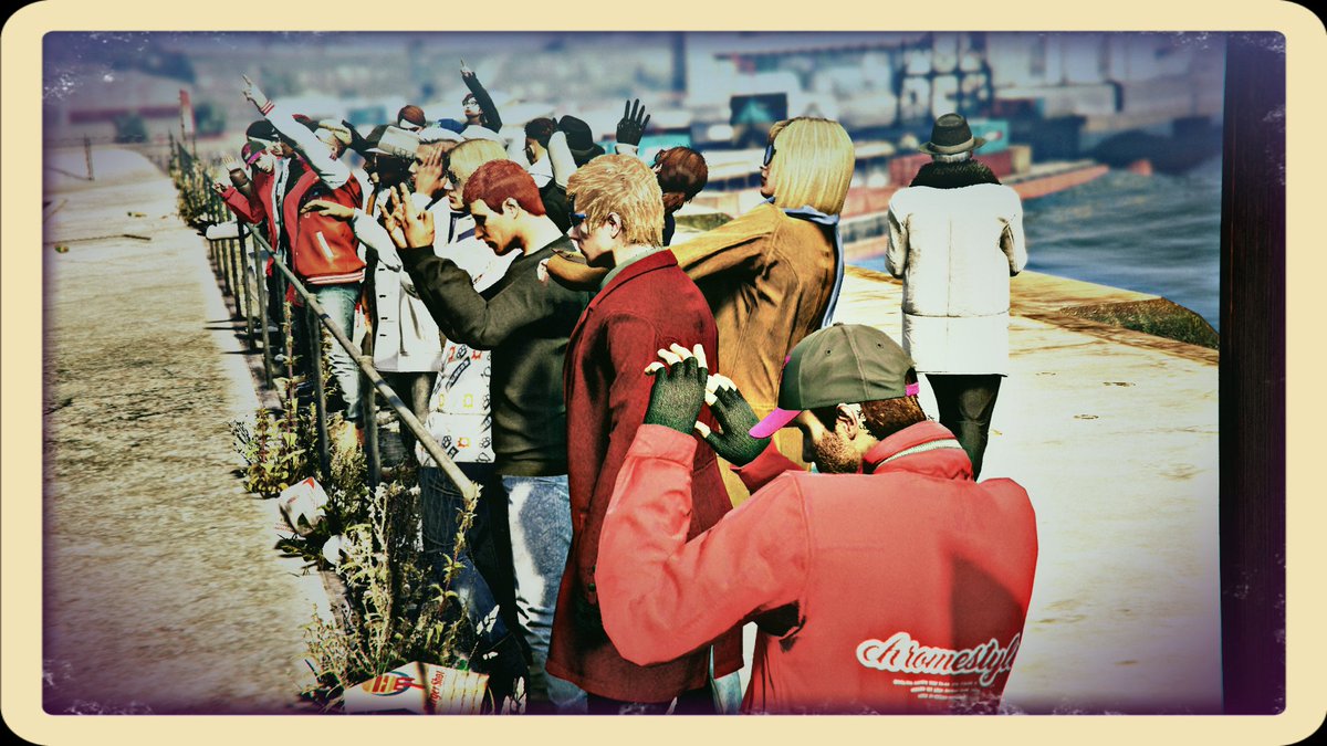 piyopiyo09011's tweet photo. #GTAOnline 
#ChromeStyle 
#CHRO 
#CHROMT
#ChromeNight 

～2018.12.30～

ご参加いただいたメンバーの皆さん、本当にありがとうございました！
2018年を締め括るのに最高にHOTな夜になりました🌠

来年もMTやるゾ🎶

Thank You ChromeStyle. https://t.co/HRYdFa3ynu