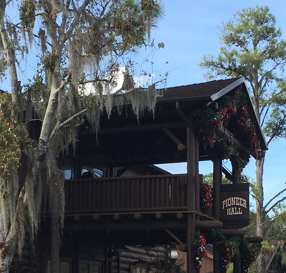 MouseLifePod's tweet photo. They just rang the dinner bell! About to do some hootin’ &amp; hollerin’ at Pioneer Hall! ~Kathy K #HoopDeDoo #FortWildrrness #DisneyNewYear #MouseLifeAtDisney https://t.co/MPMy7cMg0h