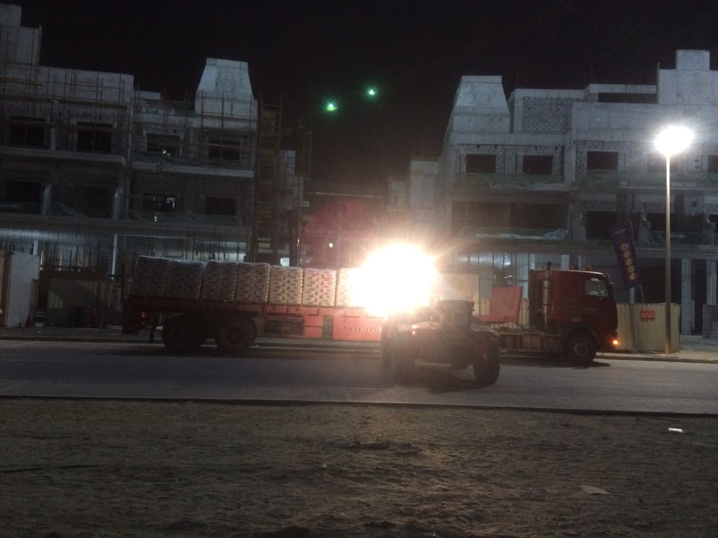 jugrajkahlon3's tweet photo. #dawn delivered 1000 pieces bagged cement,after loading off heading to accommodation while passing through busiest roads of Dubai #congestion #abstractbridges https://t.co/khkeU32ajl