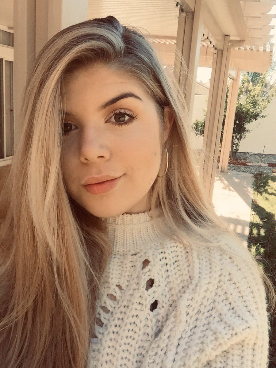 taliacrume's tweet photo. gooood morning twitter🍯 https://t.co/J10E022qSt