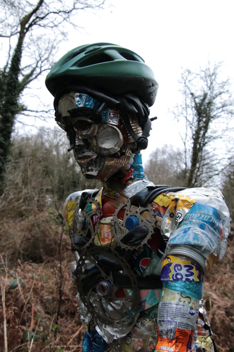 GreavesToni's tweet image. Made from old bike parts and discarded pieces of litter which can be found in the FOD #Gloucestershire, this sculpture by @michelle3duk aims to remind people to take their litter home and dispose of it responsibly.
