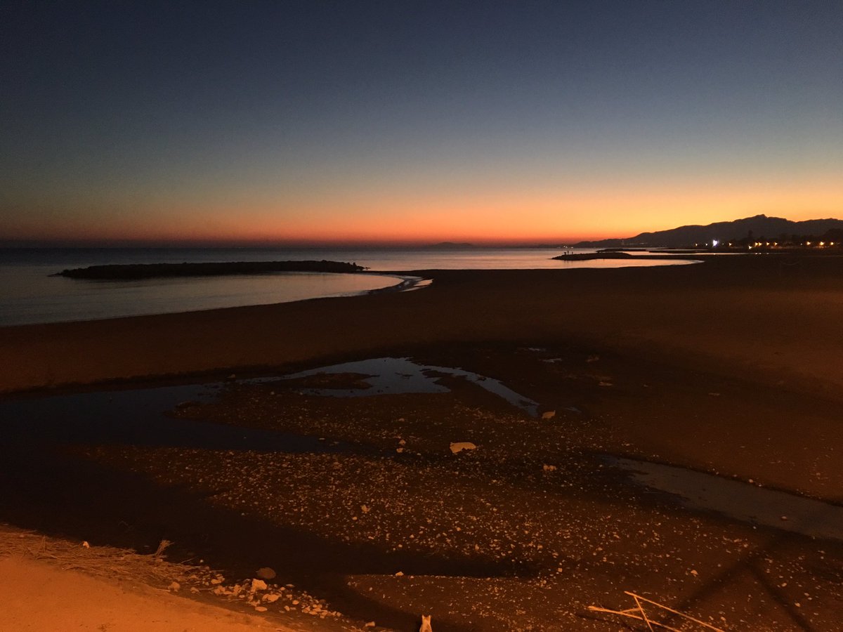 diariocaracol's tweet photo. #Navidades en la mejor compañía @SobreCampismo @Magic2i3 y #autocarava #Catalunya #cambrils #calzotada #sunset #Feliz2019 #pazyamor https://t.co/mzK8THSRF2
