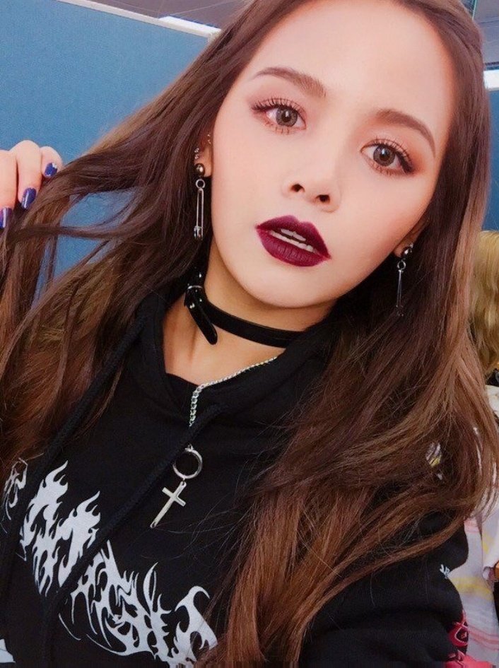 45Kcr's tweet photo. 2) Sorn (clc) https://t.co/D1ukf60yb9
