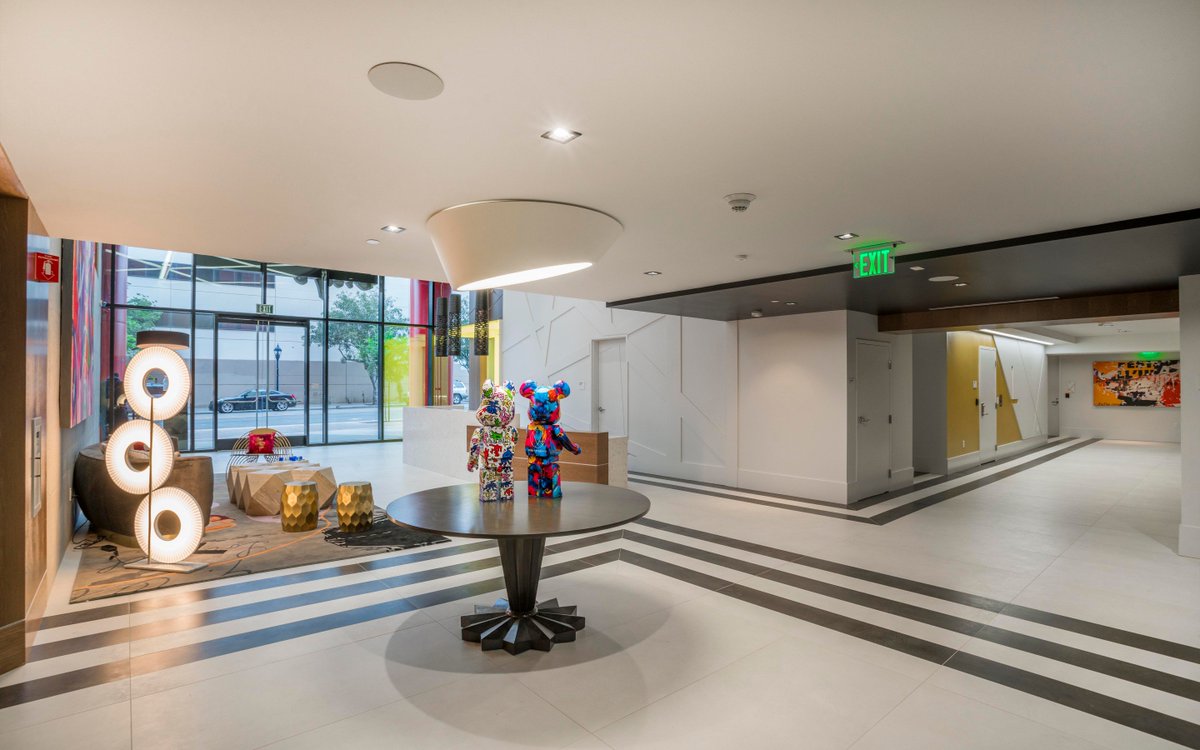 ShiftApts's tweet photo. When you enter our lobby, you embark on a whole new life...
😍
#LuxuryLiving #WelcomeHome #SanDiegoStyle https://t.co/APvR3yYcw4