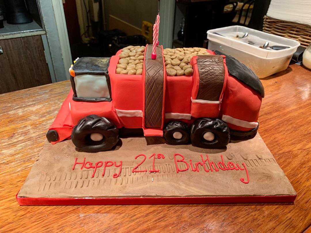 My 21st birthday cake made by dads friend 🚜😍 #holmer
