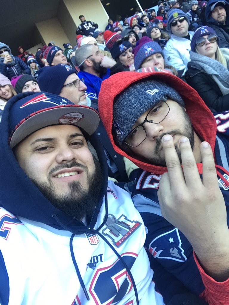 mlarose_90's tweet photo. First pats game @Patriots https://t.co/pzzoukdlyO