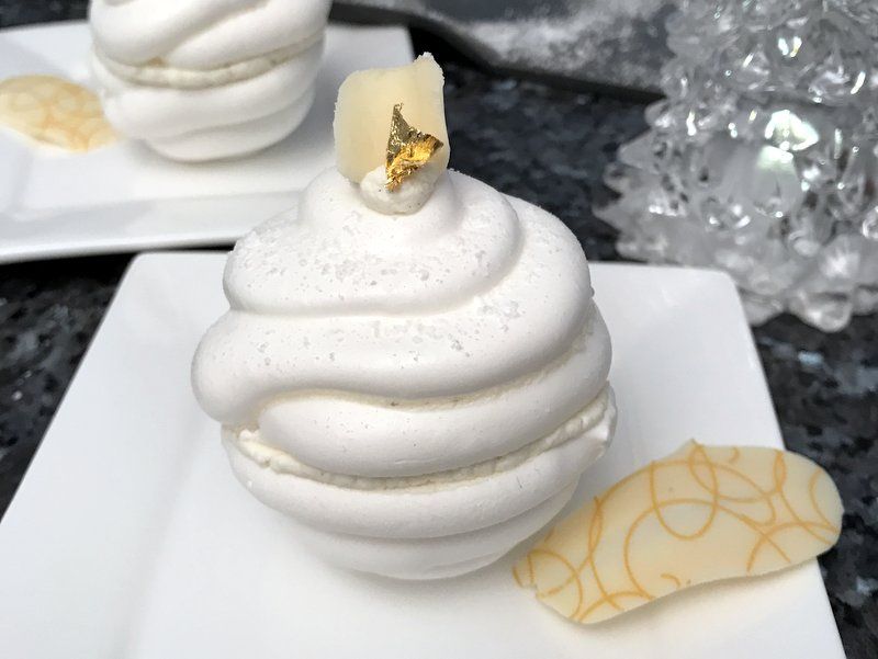 Jill_Colonna's tweet photo. Melting Meringue Snowballs for an elegant French New Year.
Printable Recipe adapted from the @bymichalak masterclass in Paris: https://t.co/imqe59JRq1

#meringue #pastry #clevertips #festiveseason https://t.co/fy1lYVtn2e