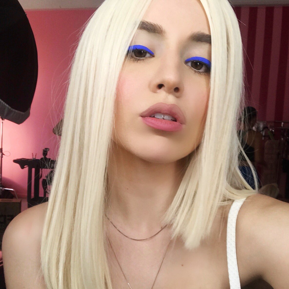 AVA MAX on X: A lot of you guys have been asking about my hairstyle and  why I chose to cut it this way. I wanted to show that doing something daring