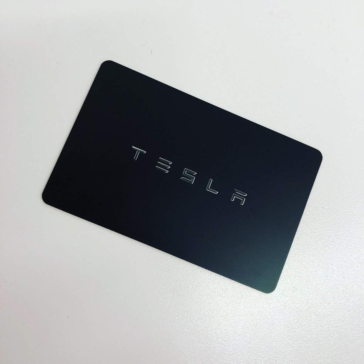 DavidLescatreJr's tweet photo. I will say the best part of owning a #model3 has to be the fact that my #iPhone is my key and the card is my backup in my wallet. No more giant key fob for me! #tesla #phonekey #keycard https://t.co/JkrFlpeCyE