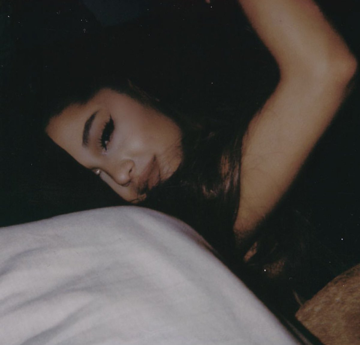hehsiapa's tweet photo. Today is the last day ini 2018. I hope today everything will be alright. Have a nice day! @ArianaGrande
#ArianaGrande #NewYear #LastSundayof2018 https://t.co/6QNSRKLusB