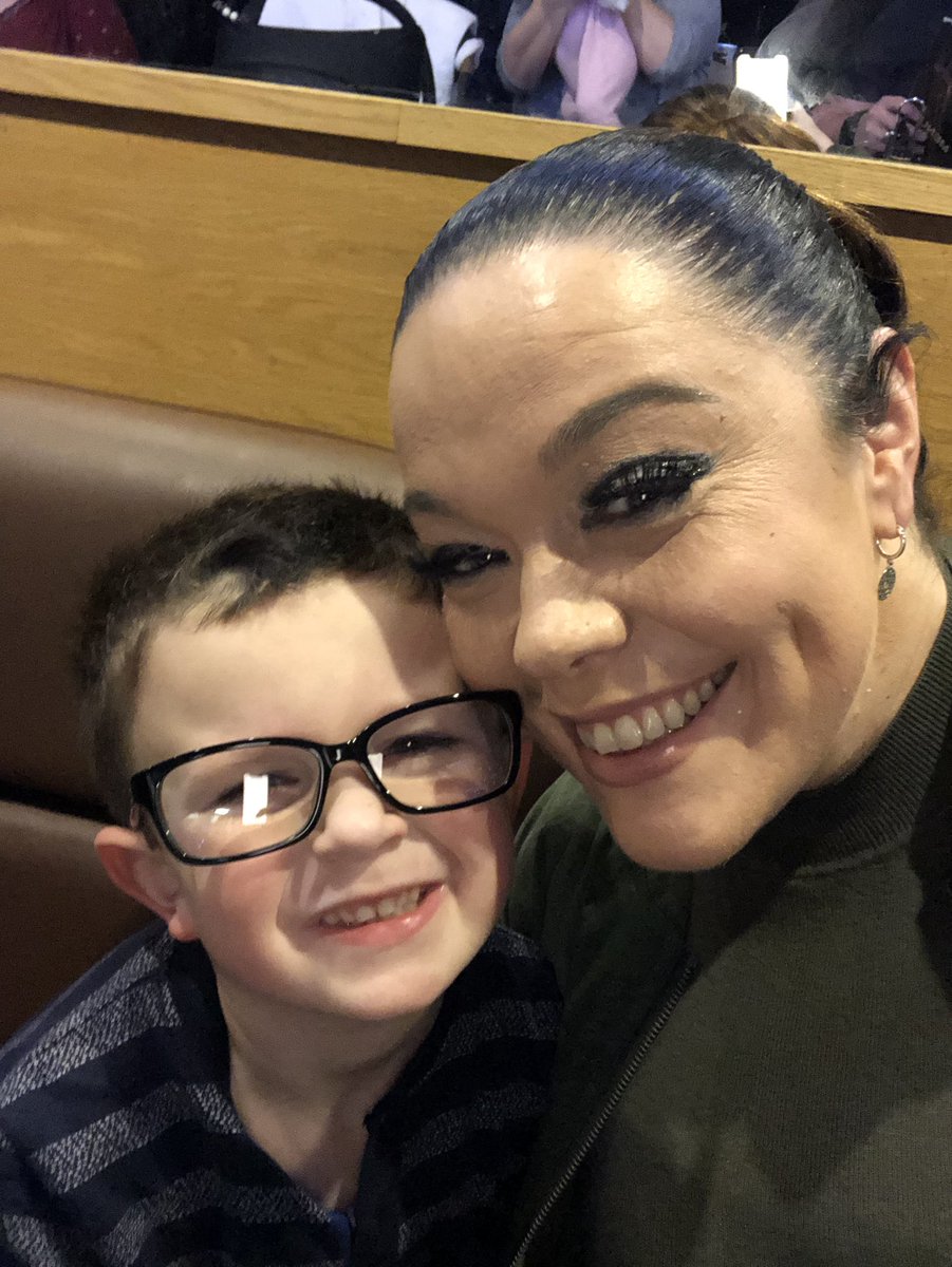 Reallisariley's tweet image. There is NOTHING in the world more wonderful than my family 💛💛💛#precious #pantotime #blessed