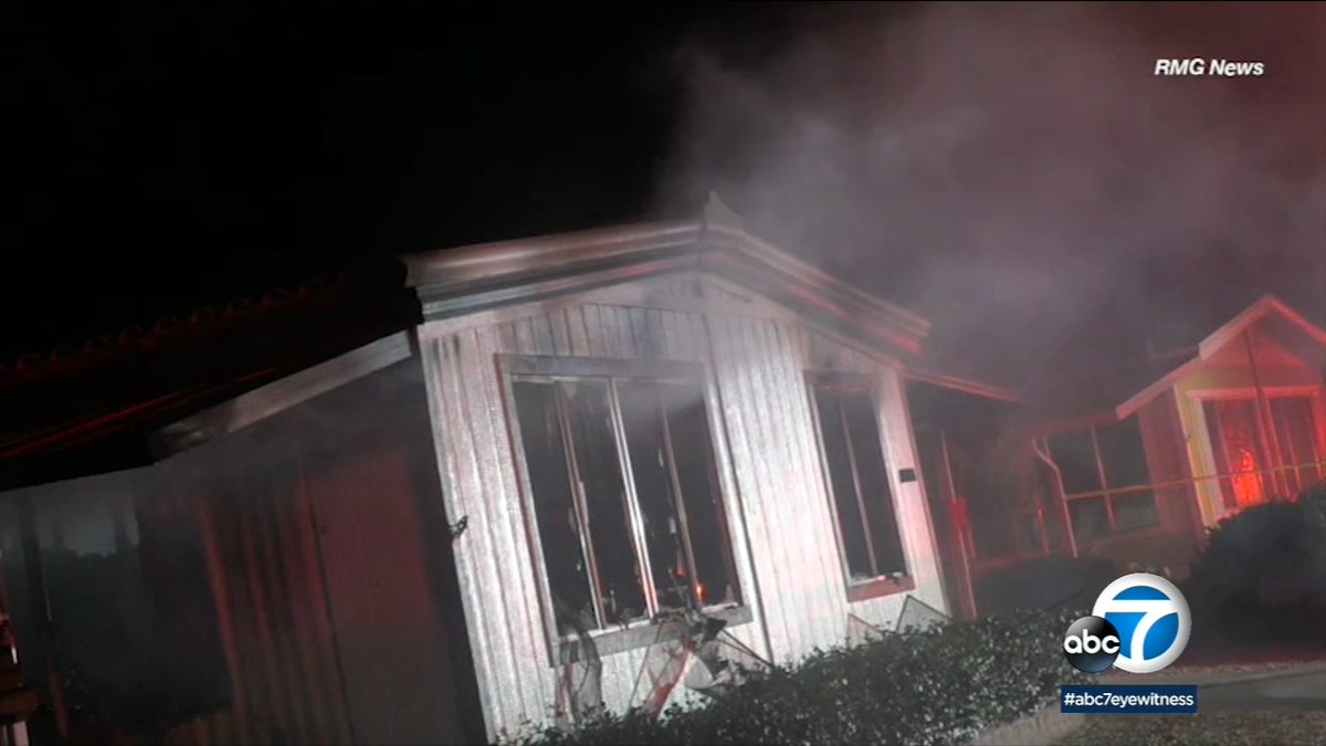 ABC7's tweet image. 2 dead after house fire in Hemet abc7.la/2Vmzhzt