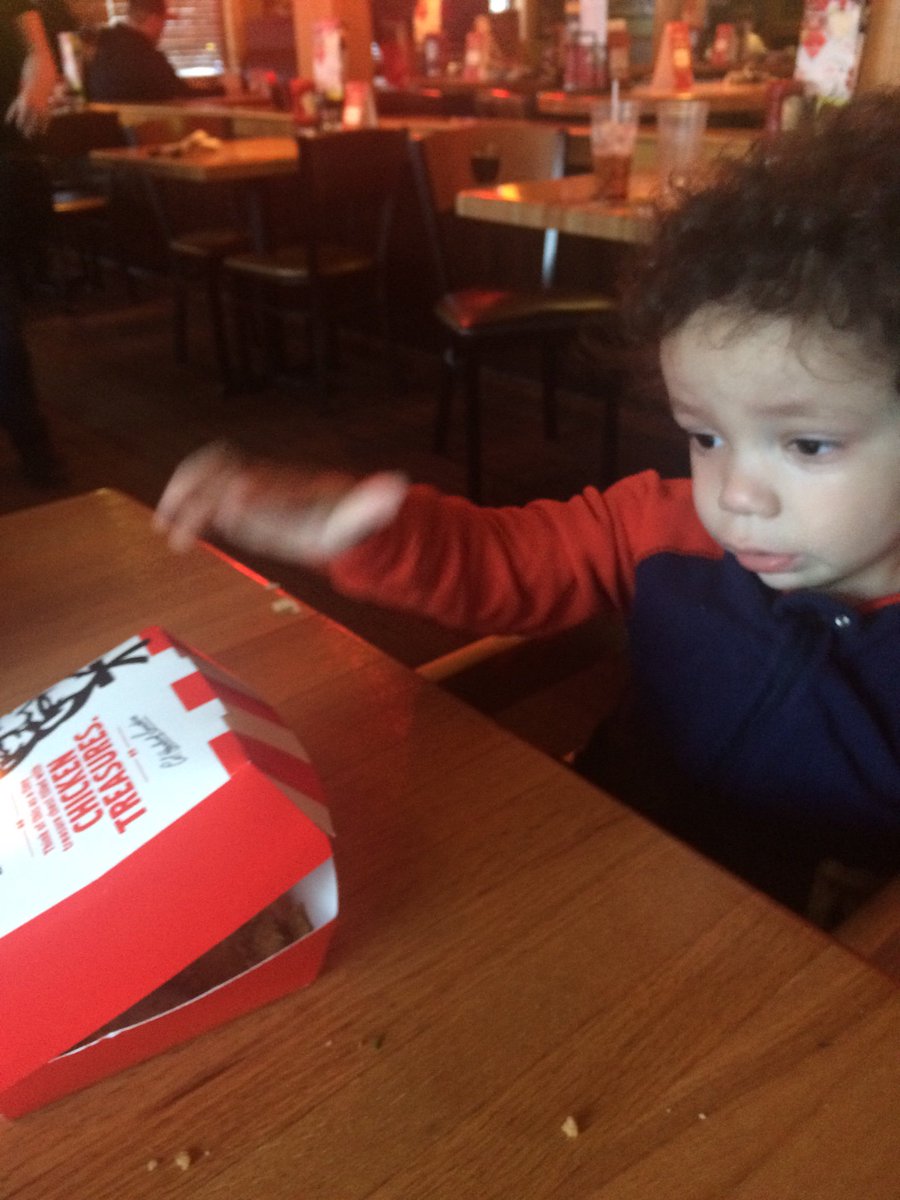 cdmoma's tweet photo. @kfc just wanted to thank you for saving the day! We went to Applebee’s and they were out of chicken tenders. I went through your drive thru and brought a go cup back to our table. #KFC4life https://t.co/3y5sjt8N8x