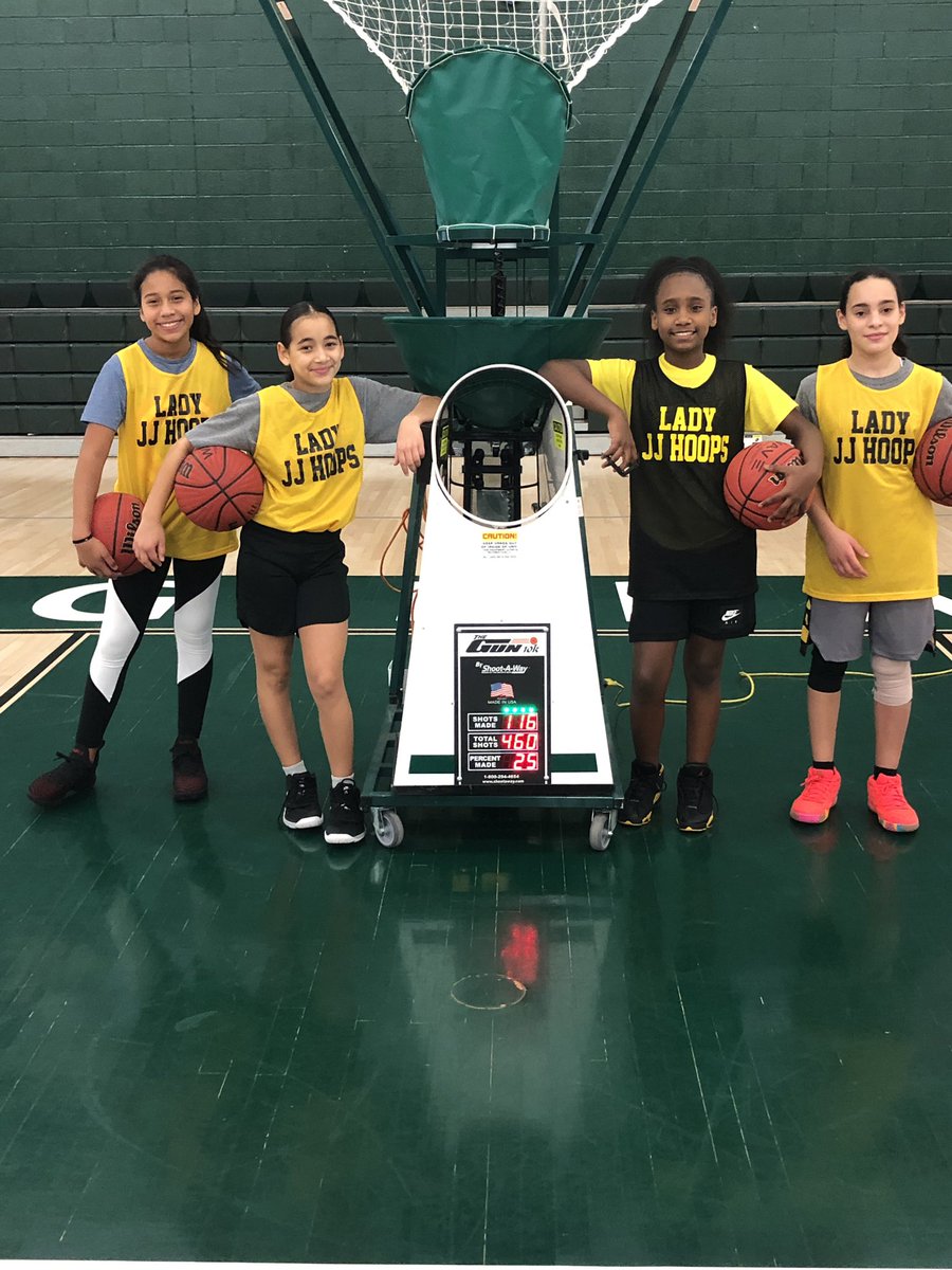 A nice 3 hour workout on a beautiful Sunday...The future Lb girls!!! <a href="/LBGirlsBBall1/">Coach Coyle</a> @LouisPaolillo1