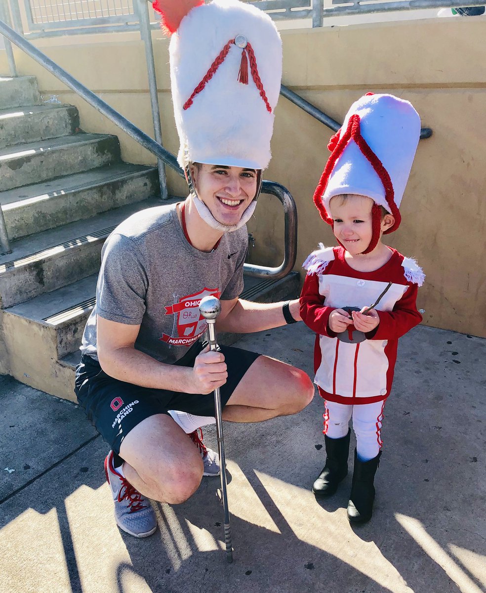 JBoBBR's tweet photo. Dream come true for Little Buckeyes in Los Angeles! @OSUCoachMeyer @rosebowlgame @Brutus_Buckeye @TBDBITL @OhioStAthletics @OhioStateFB @OhioState @OSUDrumMajors #JRow https://t.co/K5fnhNBAJS