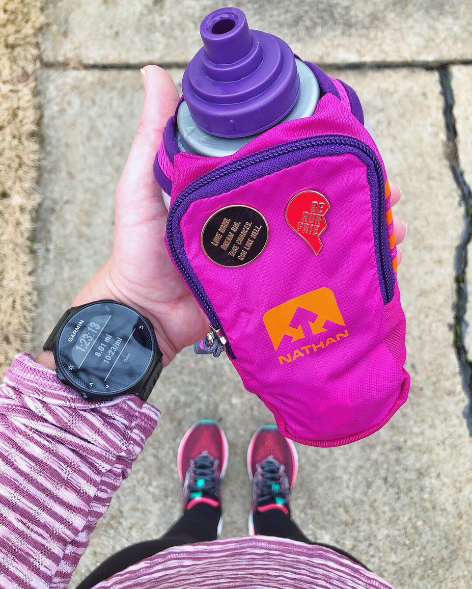 medvm07's tweet image. 8 miles today! First long run of this training cycle complete 😍🏃🏻‍♀️
.
.
#41daysofawesome #rwrunstreak #marathontraining #26point2 #londonmarathon #londonmarathon2019 #bibravepro #buffbr #archcityrunclub #acrc #jcrc #runstl #strongnotskinny #ihavearunnersbody #bibchat #splits