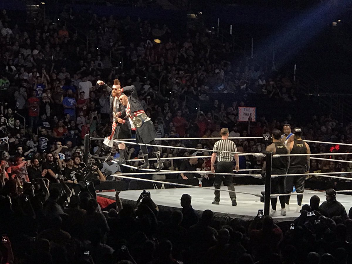 smFISHMAN's tweet photo. The Bar pose. @WWECesaro and @WWESheamus have it on lock. #WWE #WWETampa https://t.co/PiBBFSyj1H