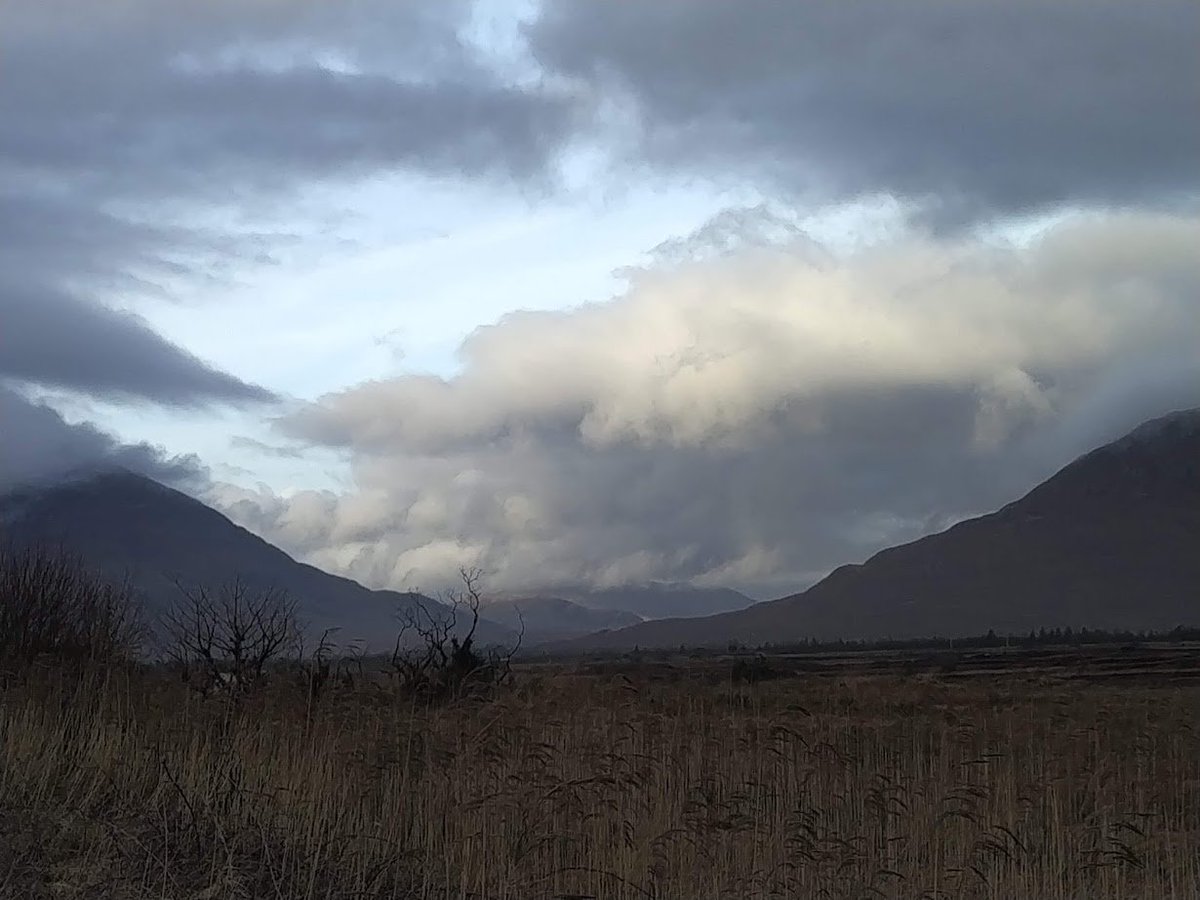 bgnolan's tweet photo. 'Something in the air'. Landscape painters over the past 100 years were greatly taken with Connemara's wild and raw sea-scapes, mountain-scapes, lake-scapes and especially, its unique cloud-scapes. Paul Henry (1876-1958) loved #Connemara #WildAtlanticWay #Ireland @wildatlanticway https://t.co/rE3gfL4qJ4