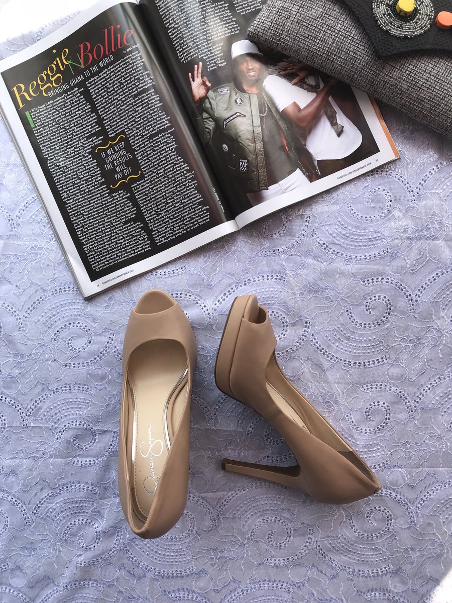 theluxe_wears's tweet photo. Last minute shopping isn't a terrible idea.
For shoes from sizes 38 to 41 please holla at me.
Your Christmas gift might just be coming from my side.
#LastDays2018 #RT #shoesaddict #Sales https://t.co/GXsSFEOCqm