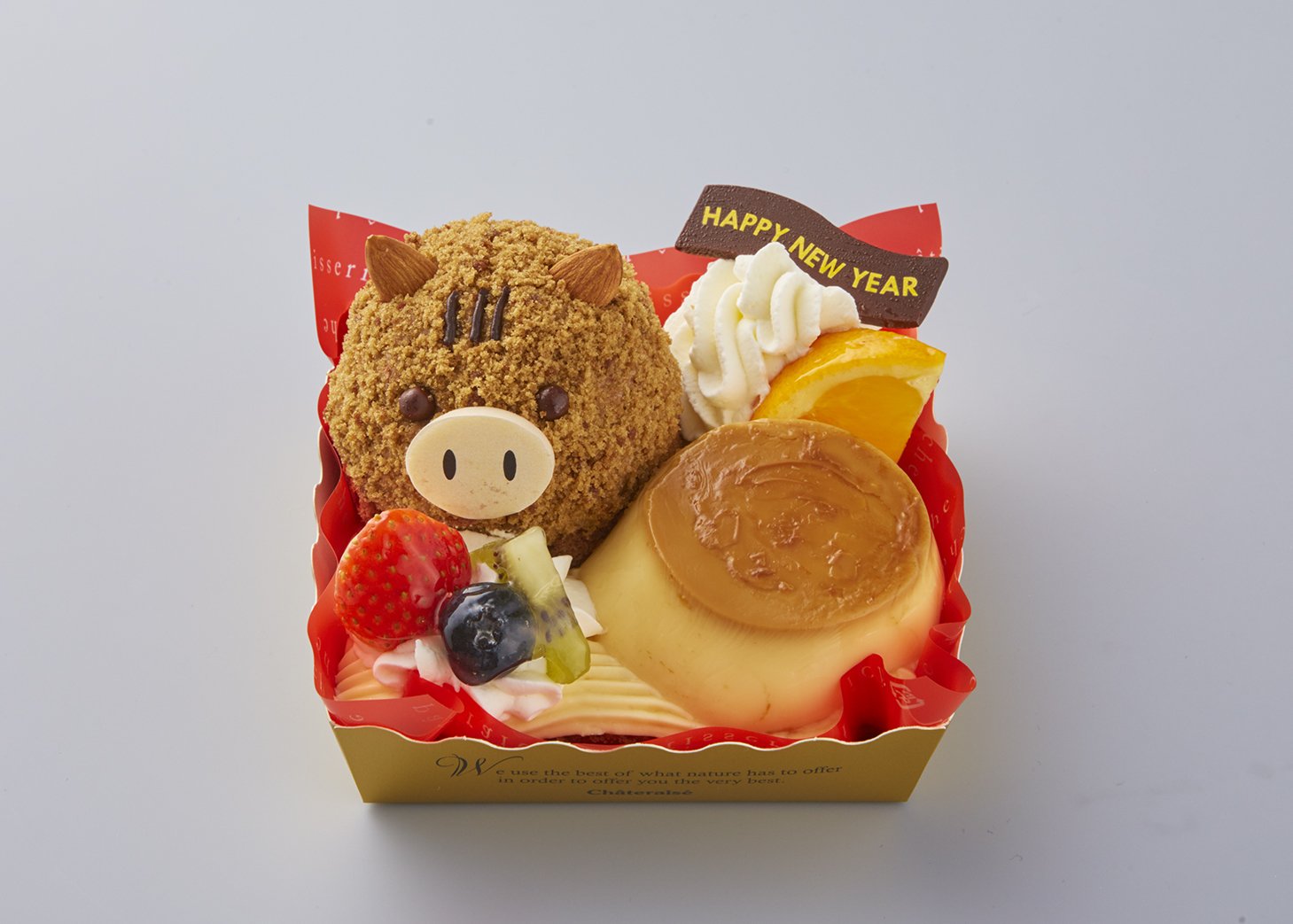 シャトレーゼ 公式 19年の干支は亥ということで 新年限定のプリンアラモード 432円 をご用意しました 数量限定のため お早めに 年末年始はお休みや営業時間が異なる店舗がございます Byりこ シャトレーゼ お正月 干支 亥 T Co