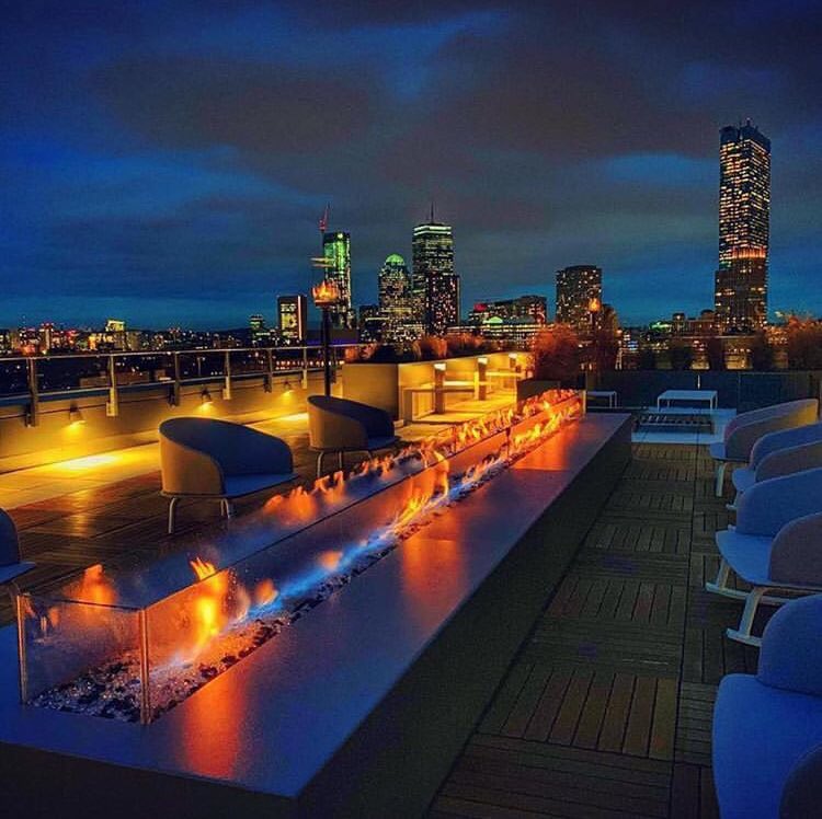 Counting down to New Year 2019 w more of our favorite 📸 from 2018! This stunning shot was taken by <a href="/alexandrabiega/">Biega+KilgoreTeam</a> #345Harrison #skydeck