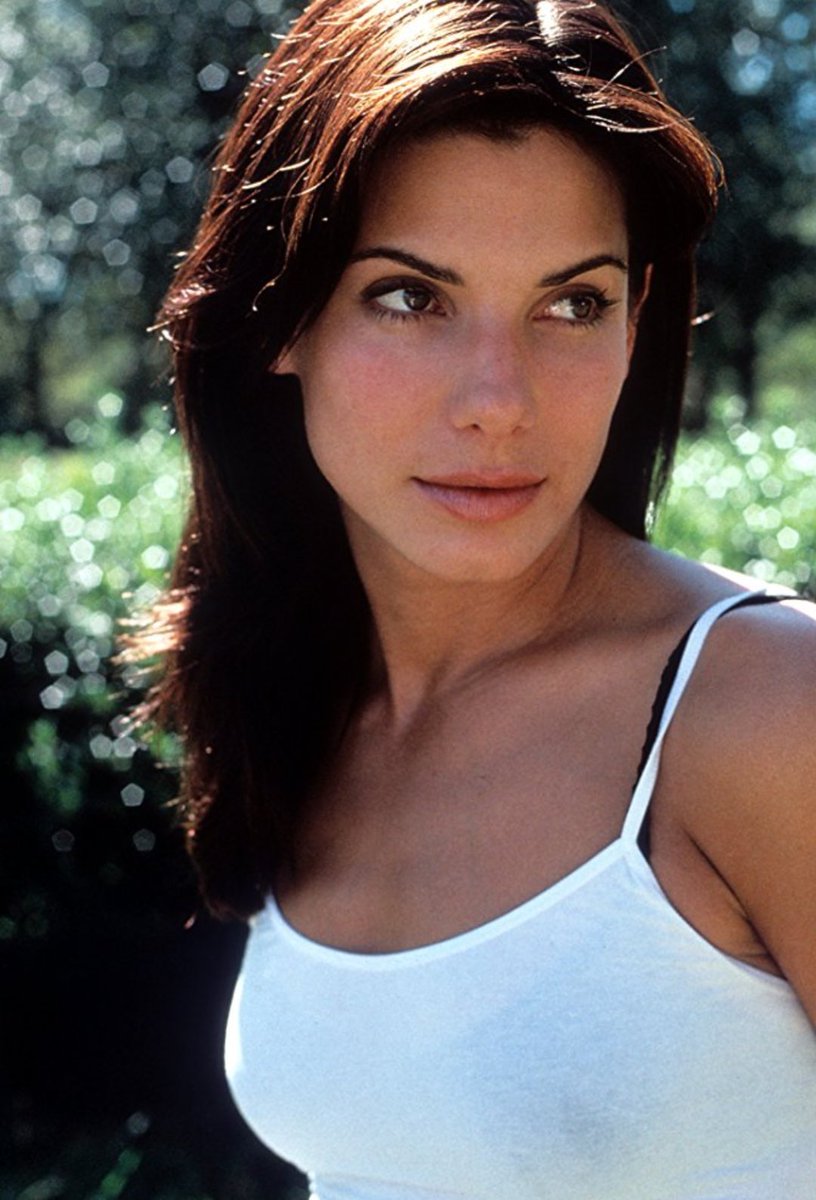 Jprz1321's tweet photo. Young Sandra bullock could break my heart and I'd say thank you https://t.co/SbGDKPQ51I
