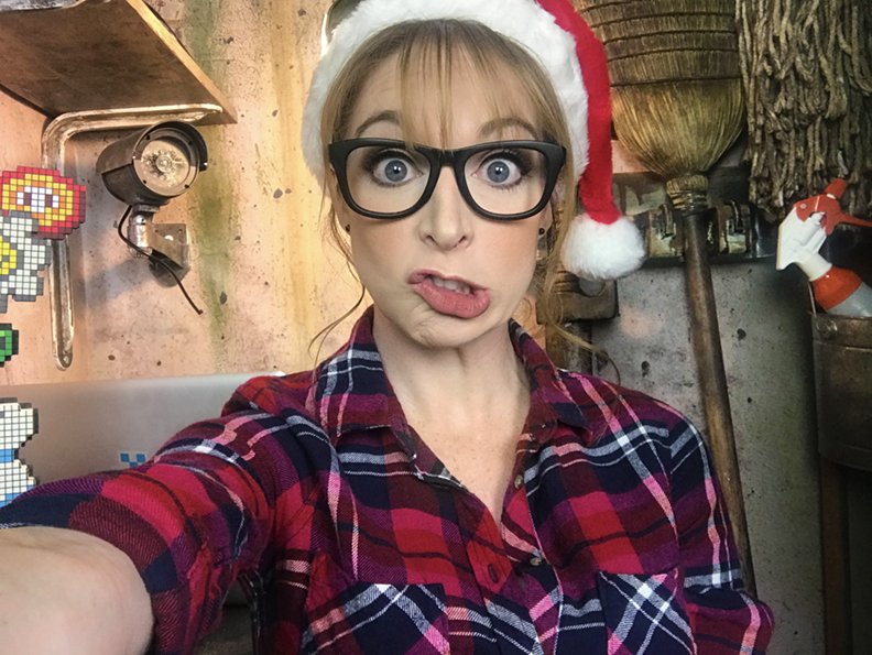 THANK YOU to the #DeskofDeathBattle fans and the talented crew at <a href="/ScrewAttack/">ScrewAttack Crew</a> for letting me be Jocelyn for another year. ⚡️ I feel like she really hit her stride in 2018! Love this show! 💜