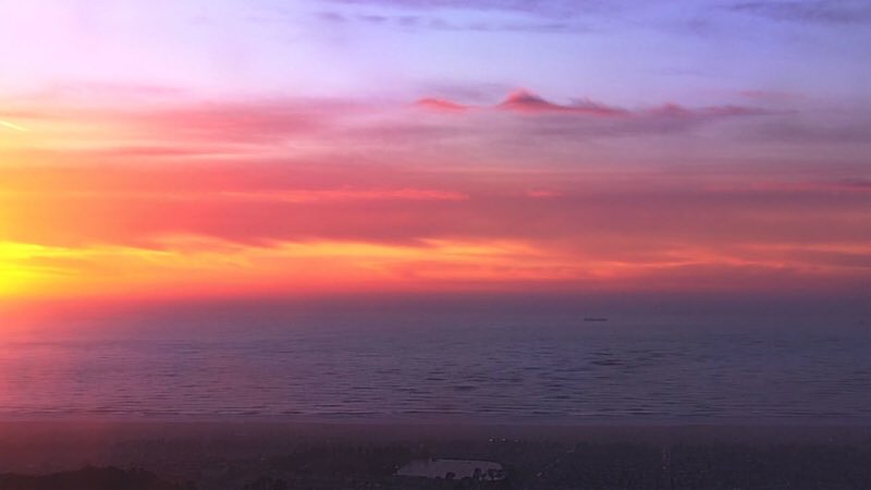 chernorris's tweet photo. @always5star @suziday123 @winetraveleats @sanityfound @RoarLoudTravel @VParadisoBCA @travelwithirine @MyVirtualVaca @LoriMoreno @DarleyNewman @FunInFairfax @pubclub @momo_sandiego @TravelBetterApp Beautiful!-Pam Just Landing in #LasVegas #Sundaysunset from morning #SunriseSF Bay Area The last #SundaySunsets ๐
๐2018 #Happylanding #Travel #Southwest #HappyNewYear yโall โผ๏ธ๐ฅ๐พ https://t.co/uo8pxpLrzZ