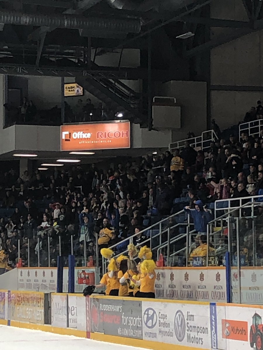 DevantecIT's tweet photo. We’re proud to have officially launched our free public WI-FI network at @Centre200 this past week💥We’re very proud to have donated this to our community. It was amazing to see it used today at the SOLD OUT @CBSEHockey game💥@CBRMGov #wifi #network #IT https://t.co/JiZVtOCXcG
