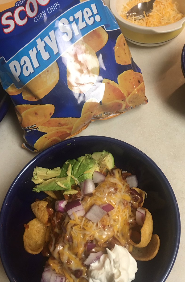 loriguevara's tweet photo. Commissary Frito pie for my #EscapeatDannemora viewing party. So good it should be illegal. #PrisonBreakNY https://t.co/pDZ3Onikut