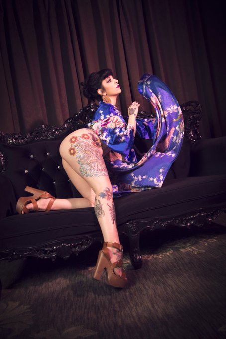 Really milking this last day &ldquo;off&rdquo; of 2018. Got out of bed way late, took a super long bath, edited and<a href="/tag/bikini"class="tags"><span>#bikini</span></a><a href="/tag/poolparty"class="tags"><span>#poolparty</span></a><a href="/tag/90sbaby"class="tags"><span>#90sbaby</span></a>