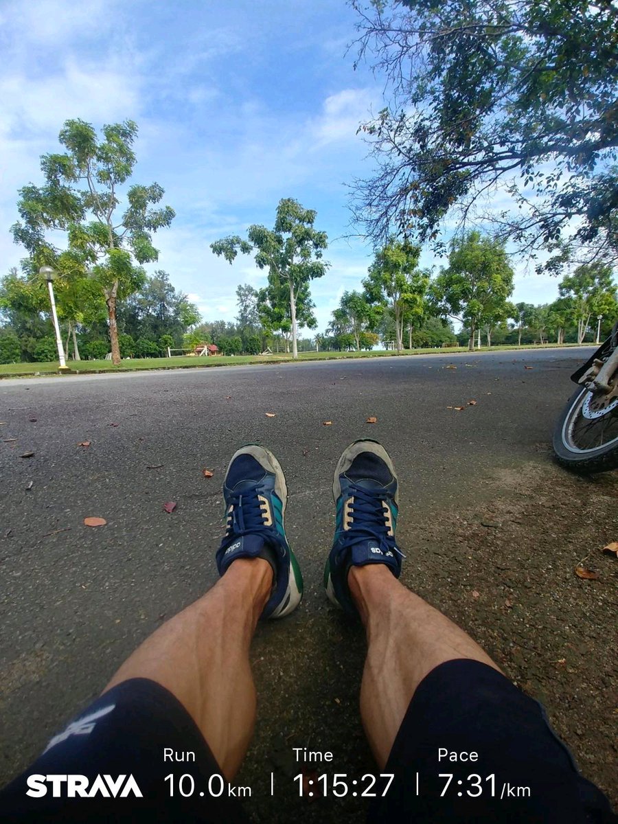 Mr_madders's tweet photo. Aakhirun Tutauzen Naintin.
1st running after 2 months.
#sofearun
#ThamLuangCaveRun https://t.co/bQSay1rTzp