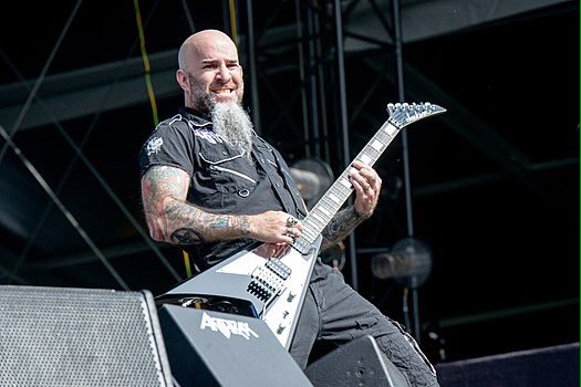 December 31... Happy Birthday Mr. Scott Ian... RESPECT  