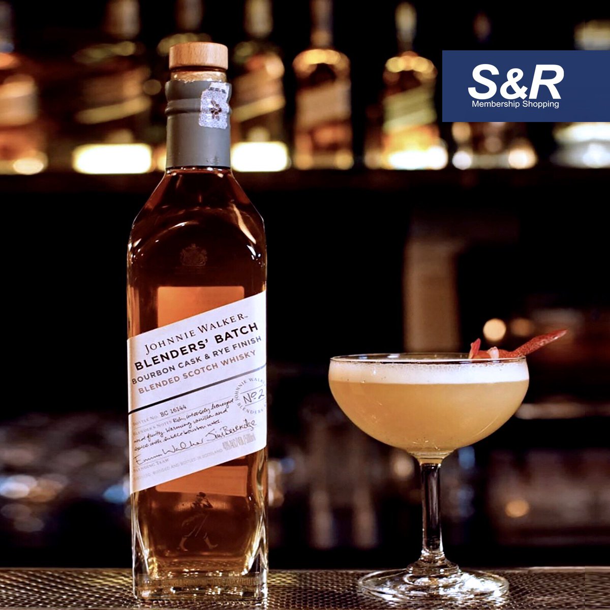 snr_official's tweet photo. Open a bottle of #JohnnieWalker Blender’s Batch Bourbon Cask and Rye Finish, a blend of surprising and intense flavors that’s as thrilling as watching New Year’s fireworks. 💥🥃
#LoveSNR #SNRdiscovertheworld #SNRuniquefinds #blendersbatch #whiskey #party #newyear #NYE #drinks https://t.co/74UNVogoeY